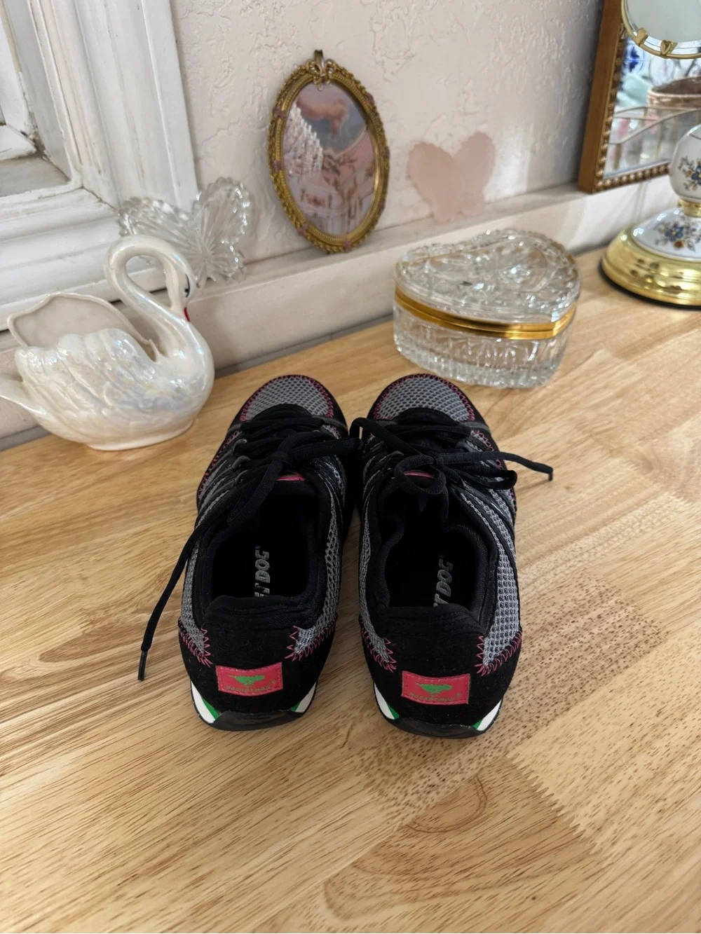 Rocket Dog Y2K Mesh Sneakers Size 8.5 | Black Pink Retro Trainers